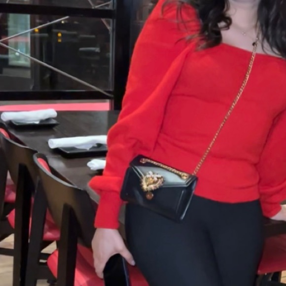 H&M Poof-sleeved sweater - Picture 2 of 3